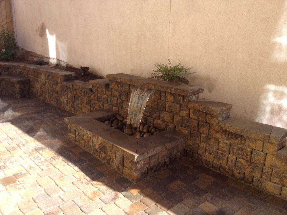 Retaining Walls Omega Pavers   Fountain 